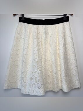 Ann Taylor LOFT White Lace Skirt w/ Black Waist Petite Size 6 Coquette Wedding